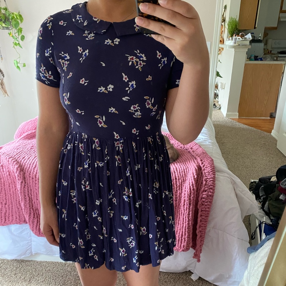 Peter Pan collar Forever21 dress